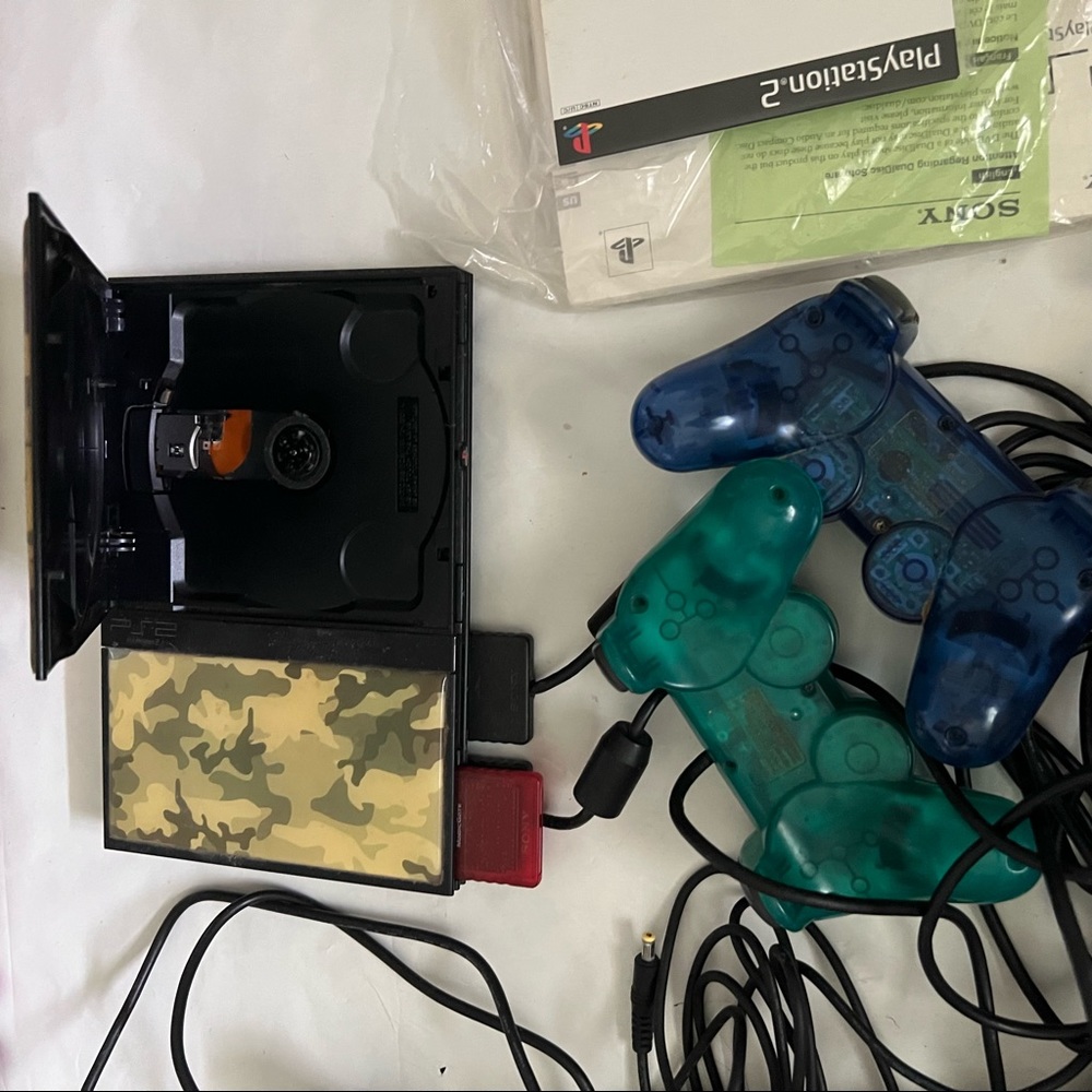PlayStation 2 Slim Console in Black Bundle